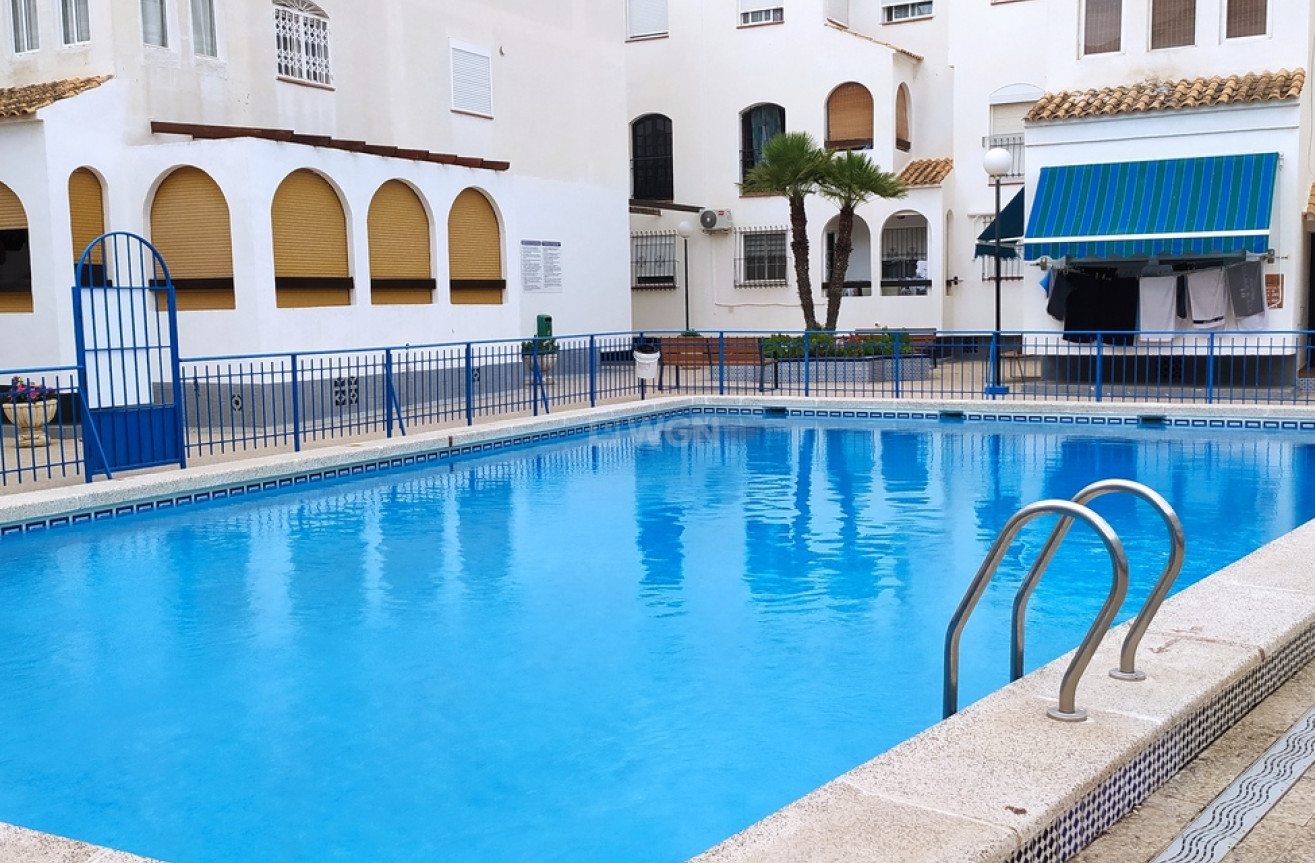 Resale - Apartment / flat - Torrevieja - LOS NAUFRAGOS PLAYA