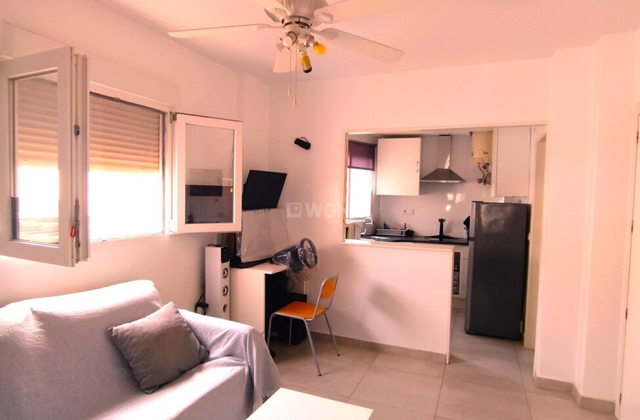 Resale - Apartment / flat - Torrevieja - LOS NAUFRAGOS PLAYA