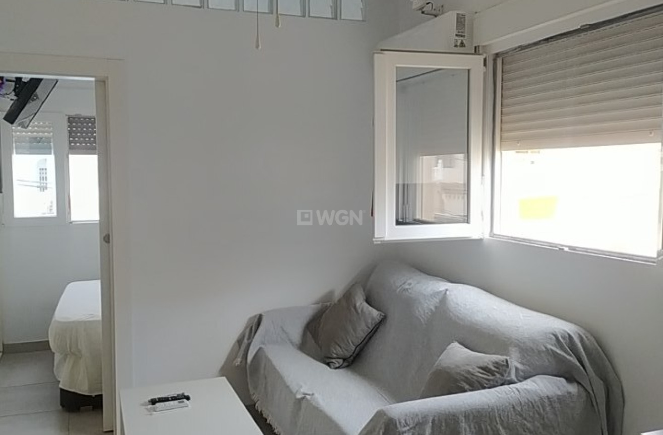 Resale - Apartment / flat - Torrevieja - LOS NAUFRAGOS PLAYA