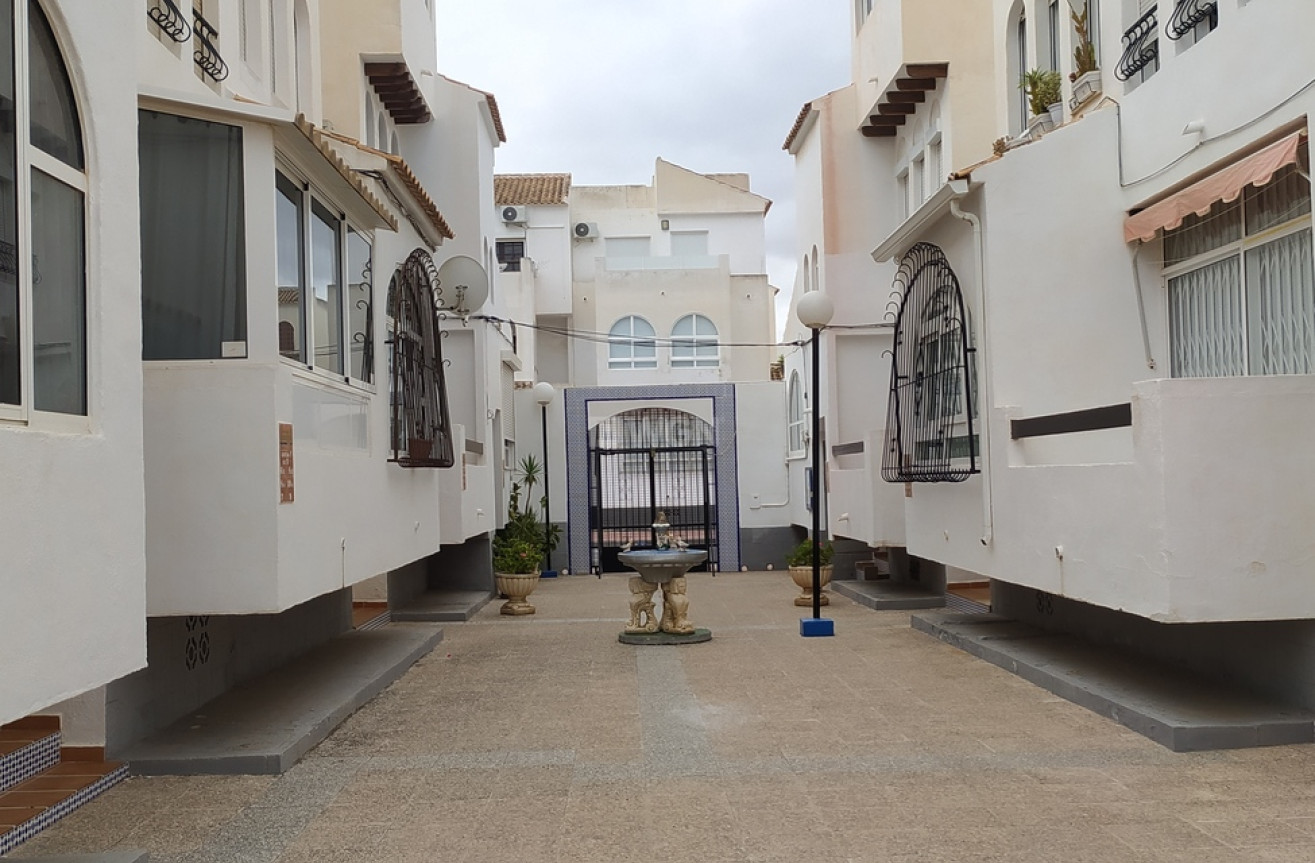 Resale - Apartment / flat - Torrevieja - LOS NAUFRAGOS PLAYA