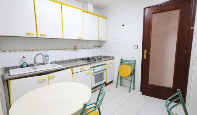 Odsprzedaż - Mieszkanie w bloku - Torrevieja - Costa Blanca