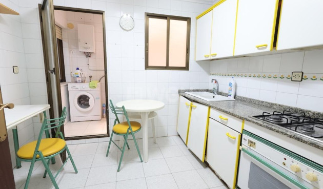 Odsprzedaż - Mieszkanie w bloku - Torrevieja - Costa Blanca