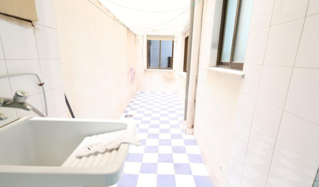 Odsprzedaż - Mieszkanie w bloku - Torrevieja - Costa Blanca