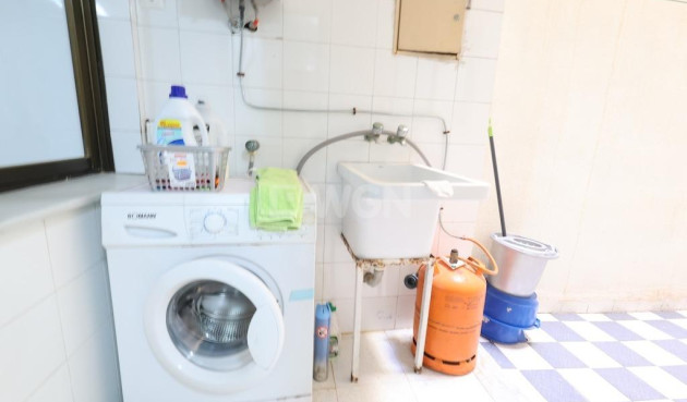 Odsprzedaż - Mieszkanie w bloku - Torrevieja - Costa Blanca