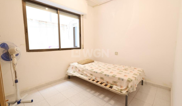 Odsprzedaż - Mieszkanie w bloku - Torrevieja - Costa Blanca