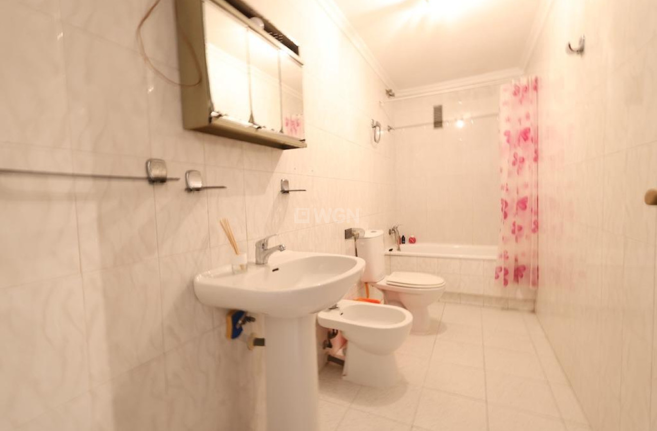 Odsprzedaż - Mieszkanie w bloku - Torrevieja - Costa Blanca