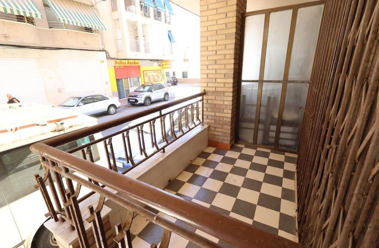 Odsprzedaż - Mieszkanie w bloku - Torrevieja - Costa Blanca