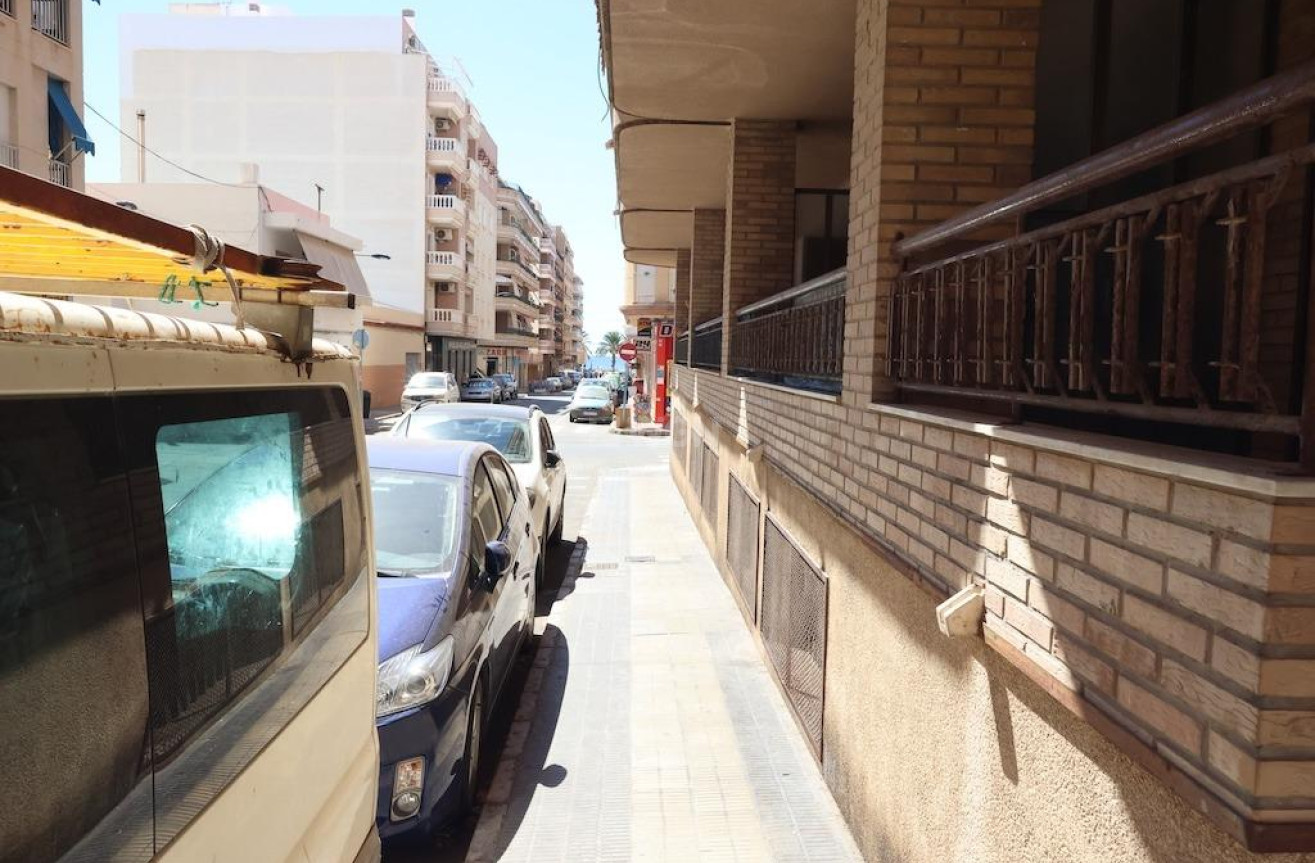 Odsprzedaż - Mieszkanie w bloku - Torrevieja - Costa Blanca