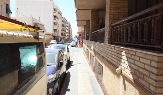 Odsprzedaż - Mieszkanie w bloku - Torrevieja - Costa Blanca