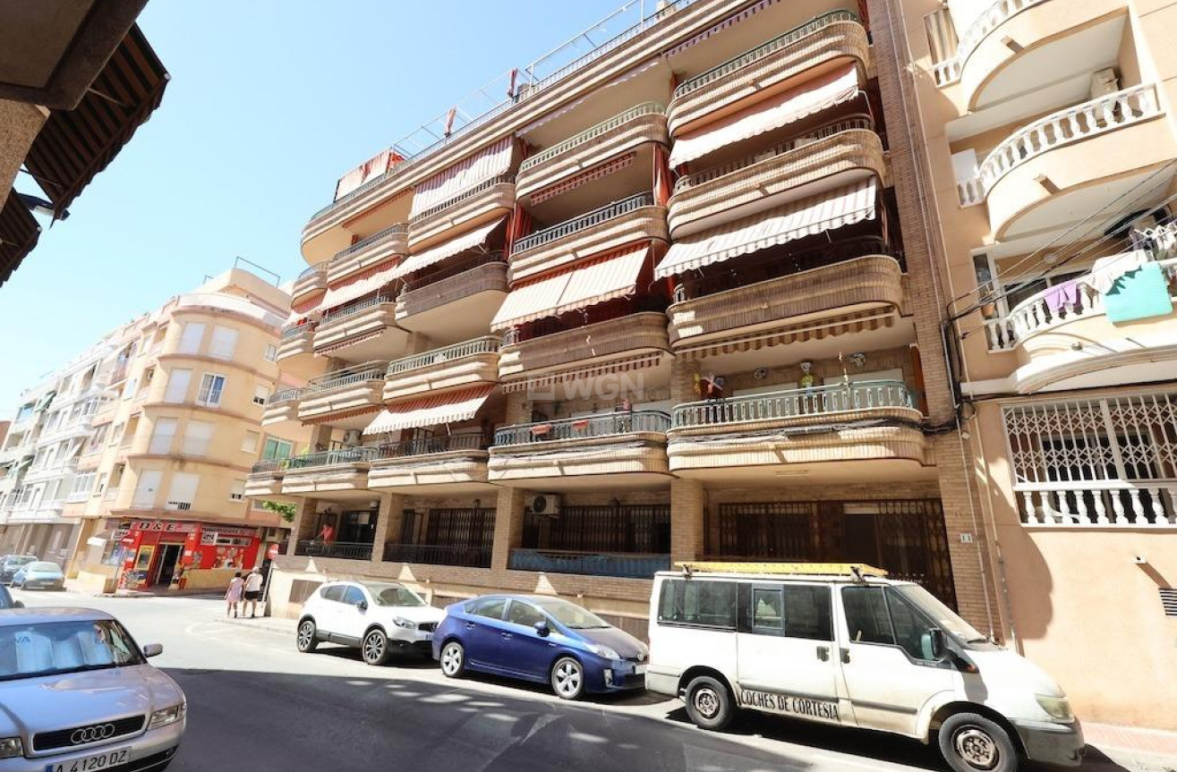 Odsprzedaż - Mieszkanie w bloku - Torrevieja - Costa Blanca