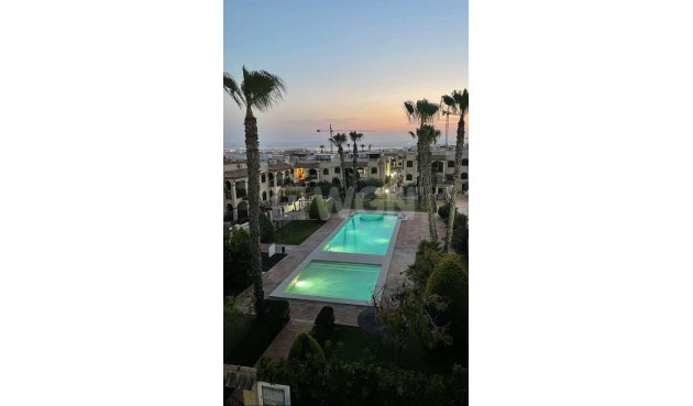 Odsprzedaż - Bungalow - Torrevieja - Parque Acuático - Sector 25