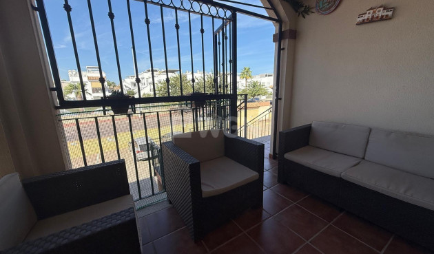 Odsprzedaż - Bungalow - Torrevieja - Parque Acuático - Sector 25