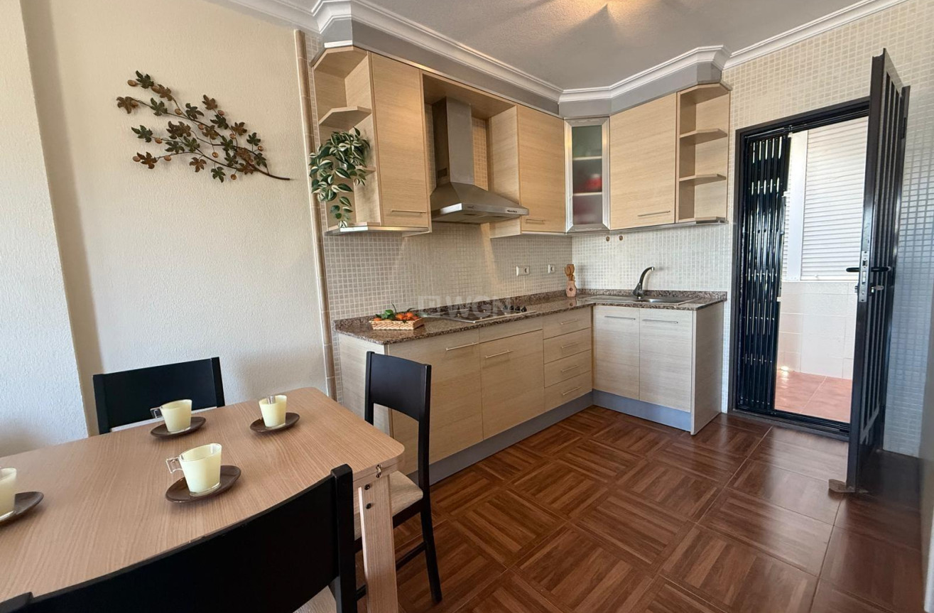 Odsprzedaż - Bungalow - Torrevieja - Parque Acuático - Sector 25