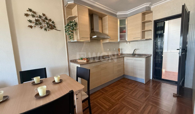 Odsprzedaż - Bungalow - Torrevieja - Parque Acuático - Sector 25