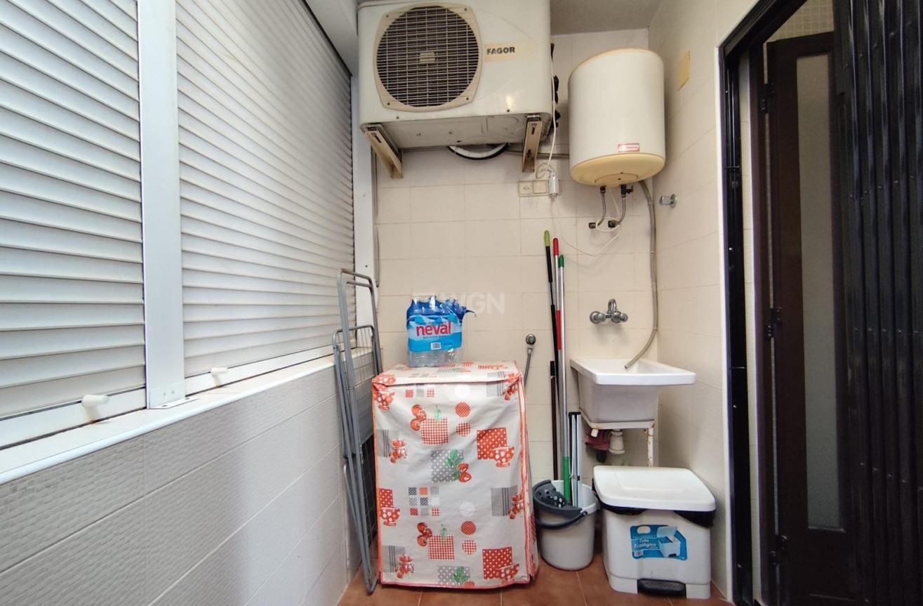 Odsprzedaż - Bungalow - Torrevieja - Parque Acuático - Sector 25