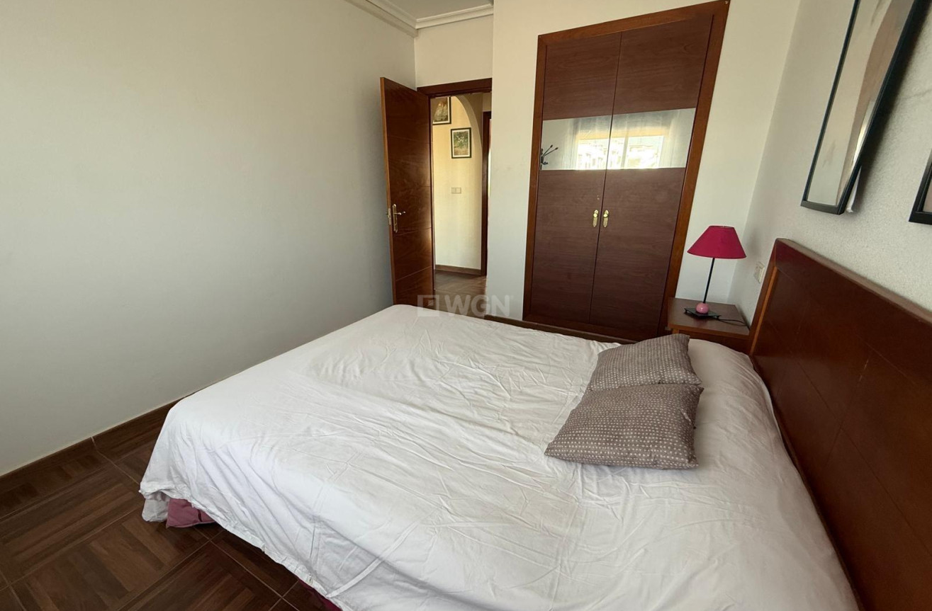 Odsprzedaż - Bungalow - Torrevieja - Parque Acuático - Sector 25