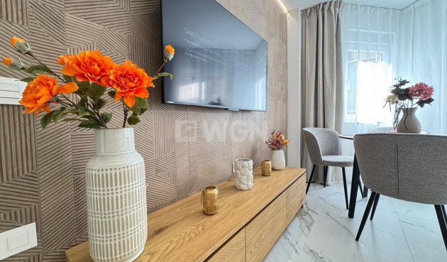 Odsprzedaż - Mieszkanie w bloku - Torrevieja