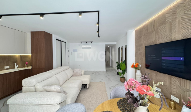 Odsprzedaż - Mieszkanie w bloku - Torrevieja