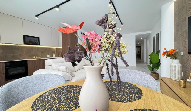 Odsprzedaż - Mieszkanie w bloku - Torrevieja