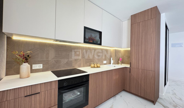 Odsprzedaż - Mieszkanie w bloku - Torrevieja