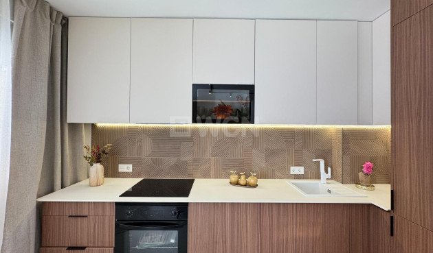 Odsprzedaż - Mieszkanie w bloku - Torrevieja