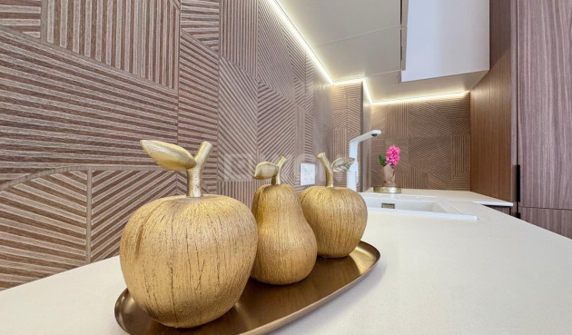 Odsprzedaż - Mieszkanie w bloku - Torrevieja