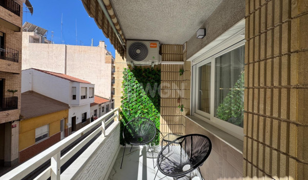 Odsprzedaż - Mieszkanie w bloku - Torrevieja