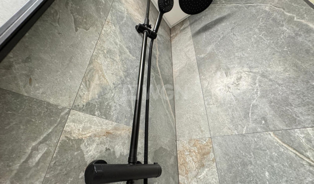 Odsprzedaż - Mieszkanie w bloku - Torrevieja