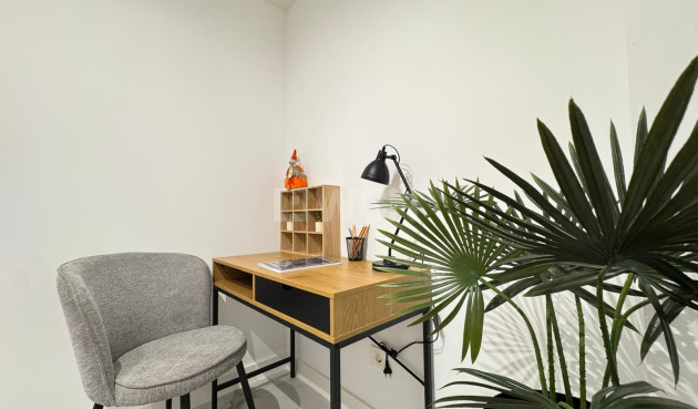 Odsprzedaż - Mieszkanie w bloku - Torrevieja