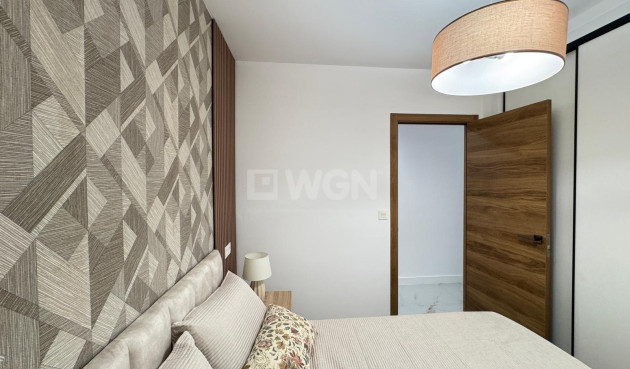 Odsprzedaż - Mieszkanie w bloku - Torrevieja