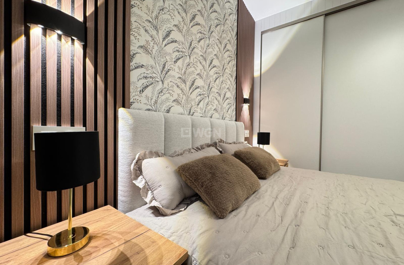 Odsprzedaż - Mieszkanie w bloku - Torrevieja