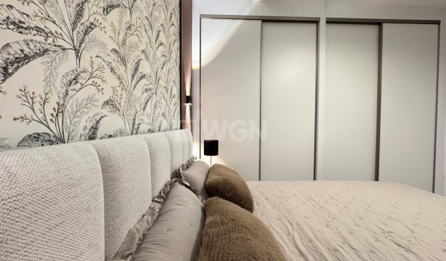 Odsprzedaż - Mieszkanie w bloku - Torrevieja