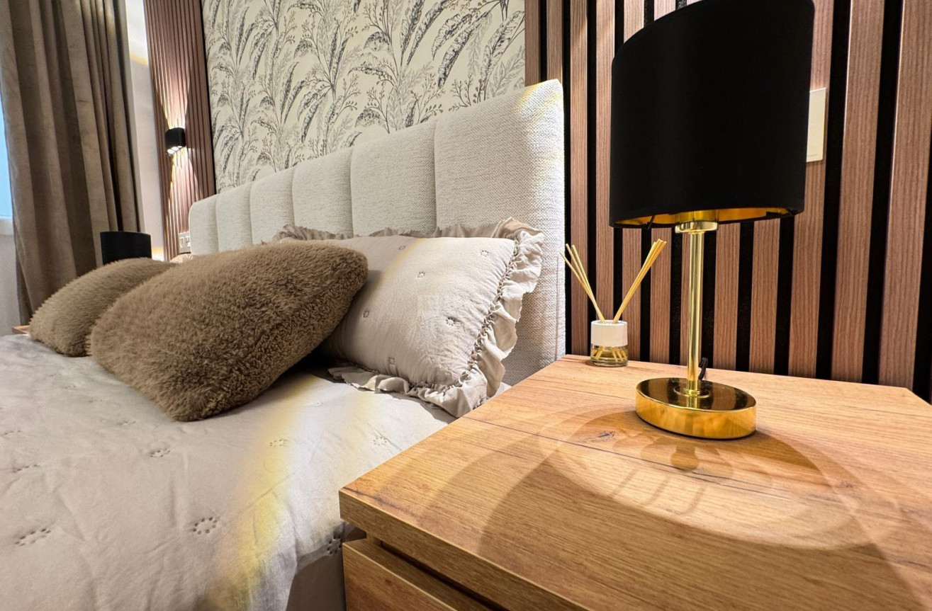 Odsprzedaż - Mieszkanie w bloku - Torrevieja