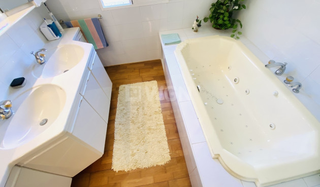 Odsprzedaż - Villa - La Zenia - Costa Blanca