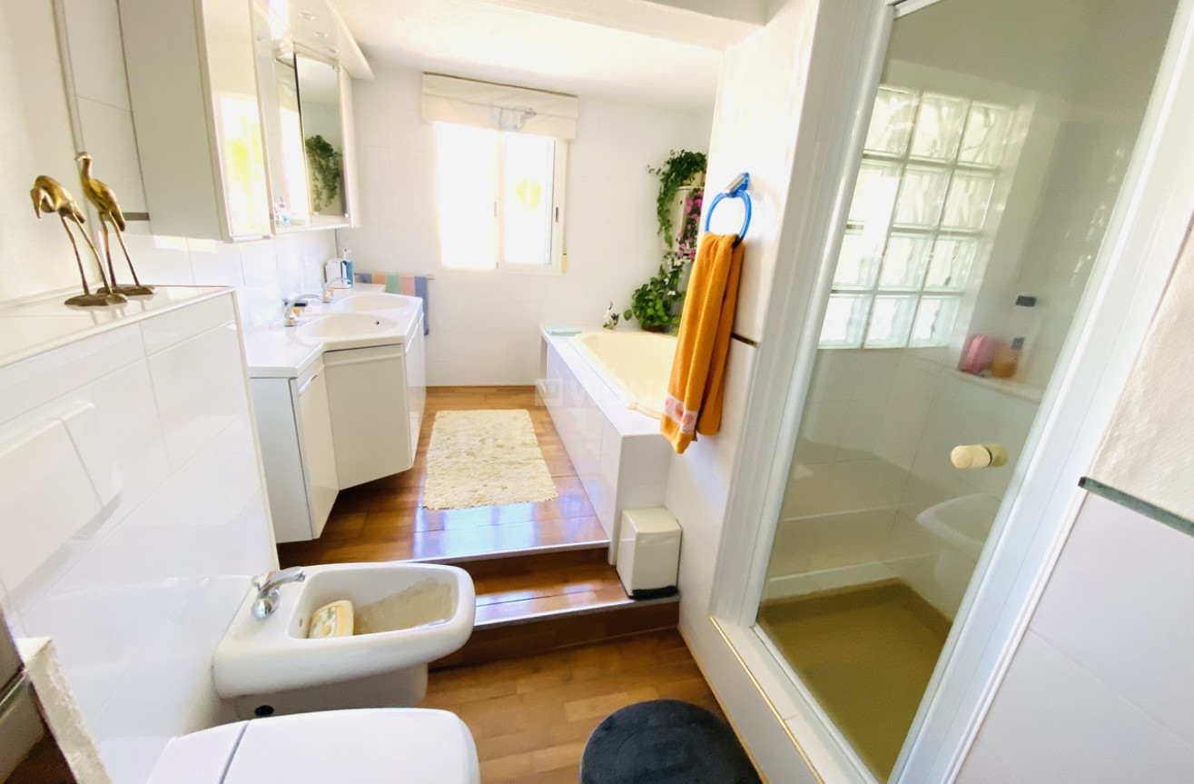 Odsprzedaż - Villa - La Zenia - Costa Blanca