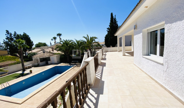 Odsprzedaż - Villa - La Zenia - Costa Blanca