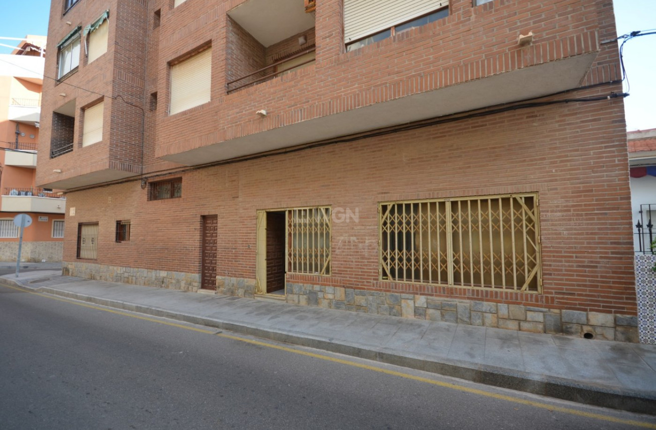 Odsprzedaż - Mieszkanie w bloku - Torrevieja - Playa de los Locos