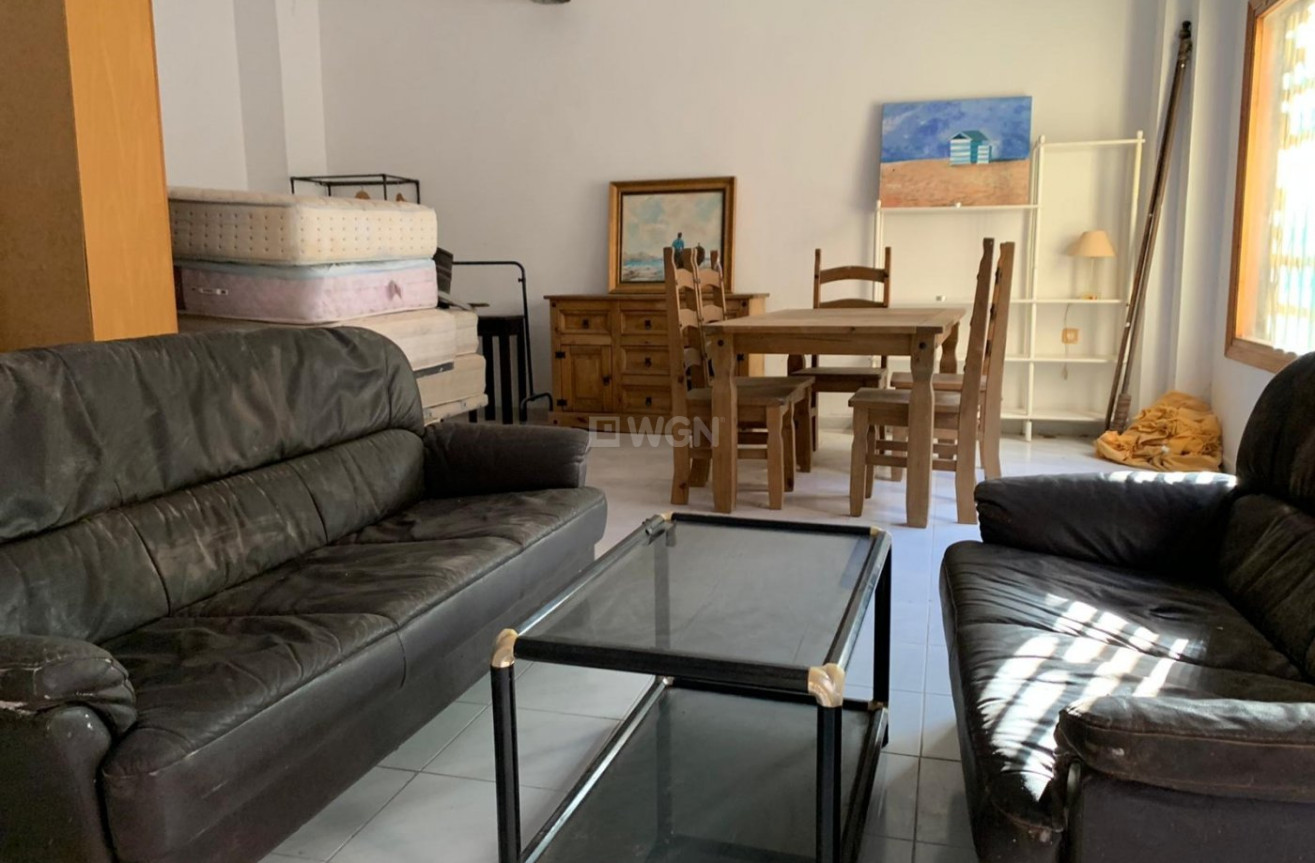 Odsprzedaż - Mieszkanie w bloku - Torrevieja - Playa de los Locos