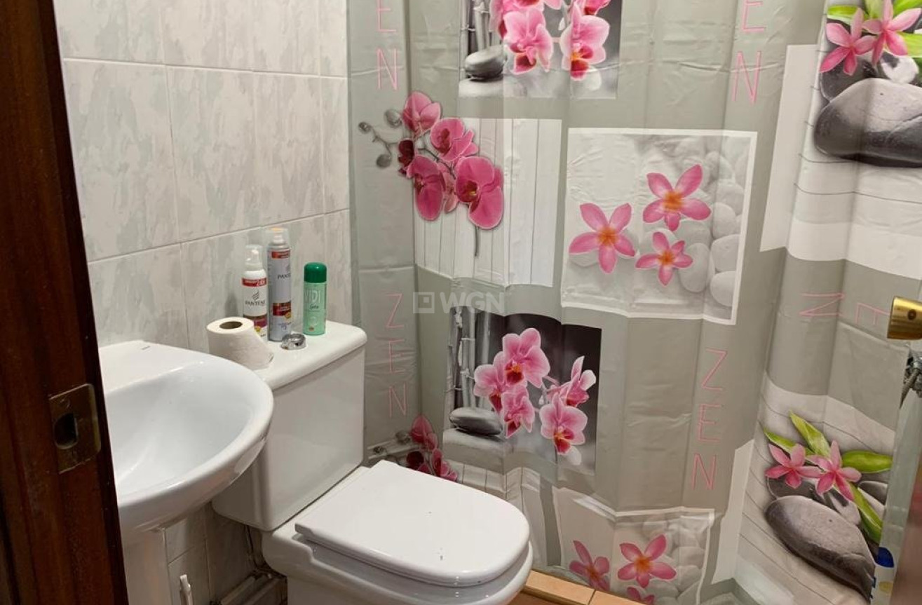 Odsprzedaż - Mieszkanie w bloku - Torrevieja - Playa de los Locos