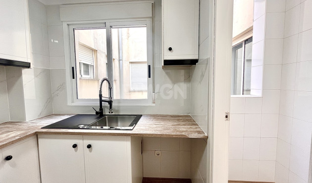 Odsprzedaż - Mieszkanie w bloku - San Miguel de Salinas - Inland