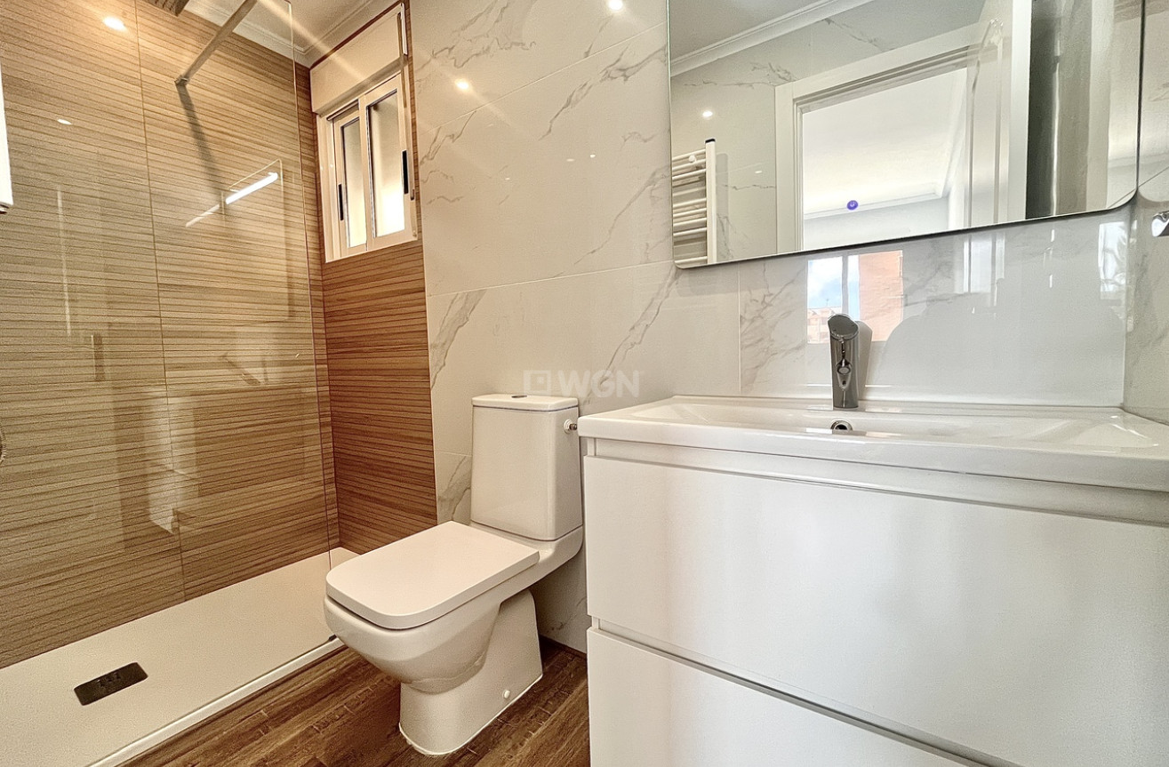 Odsprzedaż - Mieszkanie w bloku - San Miguel de Salinas - Inland