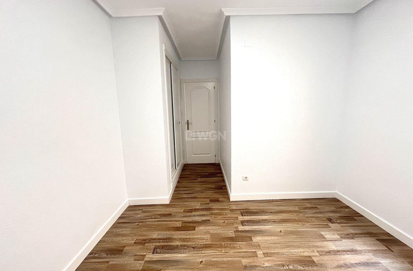 Odsprzedaż - Mieszkanie w bloku - San Miguel de Salinas - Inland