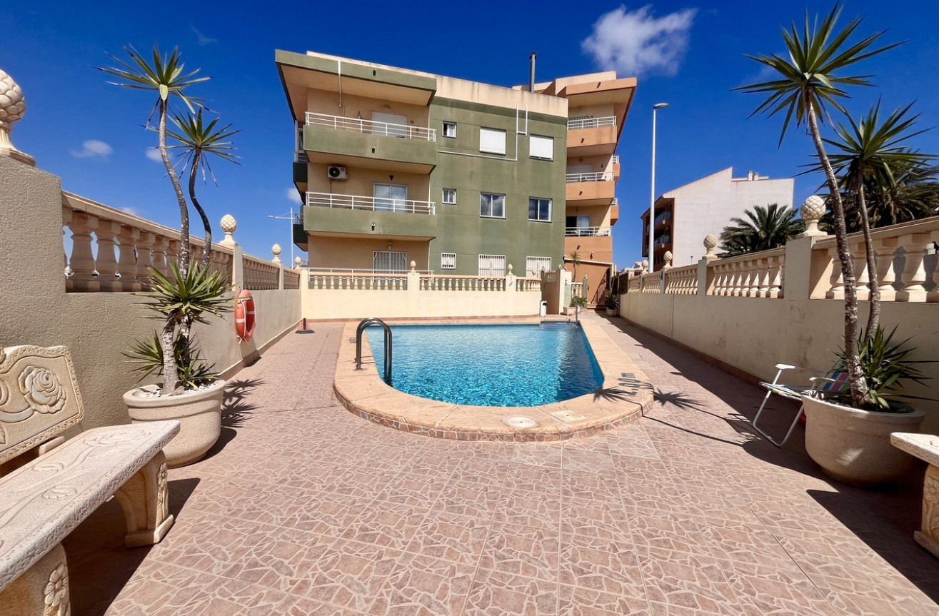 Odsprzedaż - Mieszkanie w bloku - San Miguel de Salinas - Inland