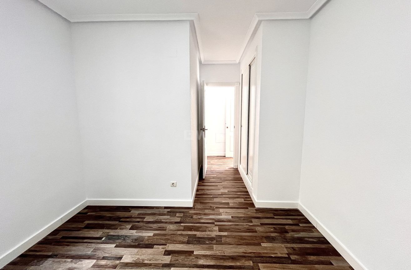 Resale - Apartment / flat - San Miguel de Salinas - Inland