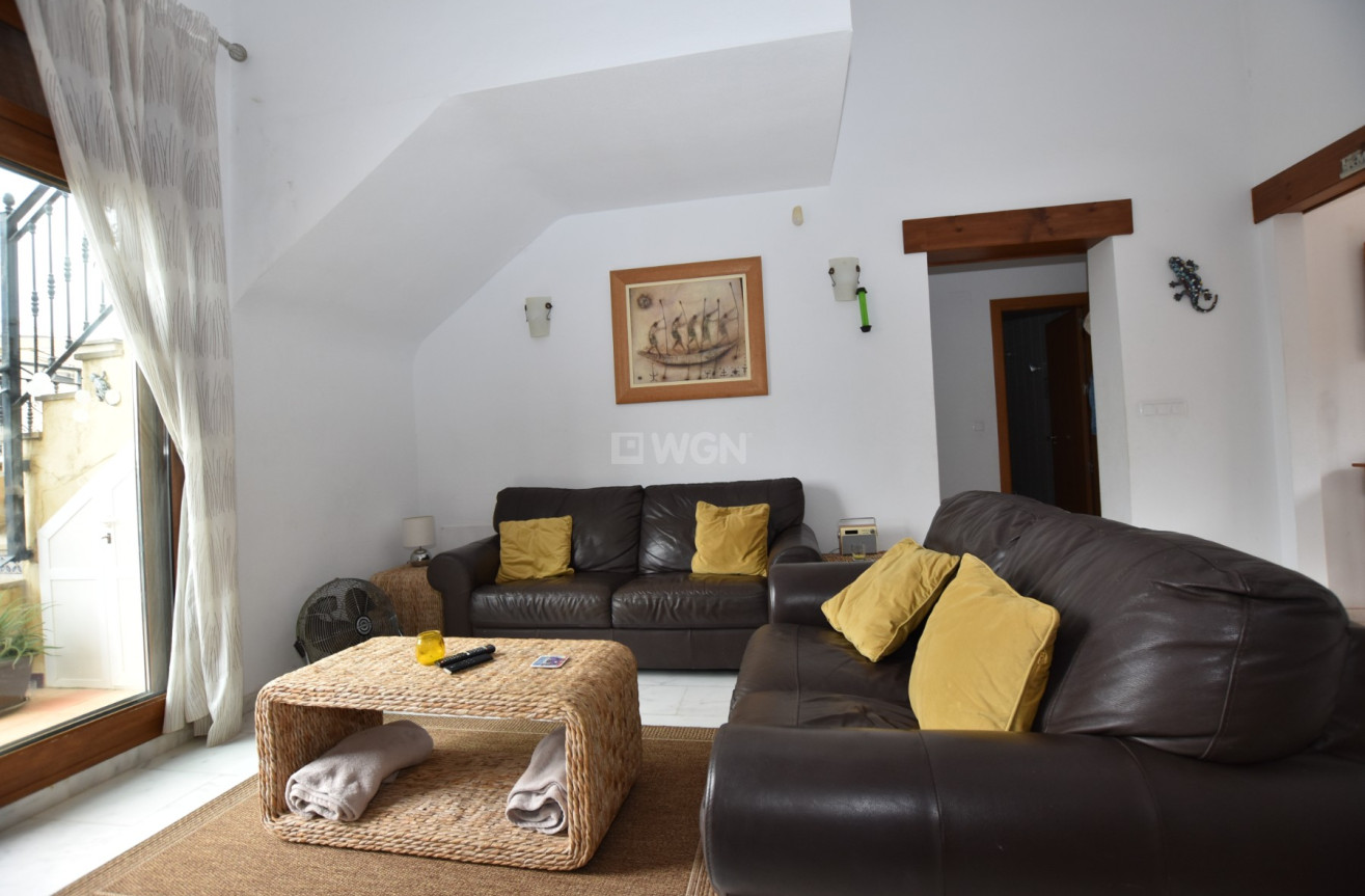 Odsprzedaż - Kamienica - Algorfa - Inland