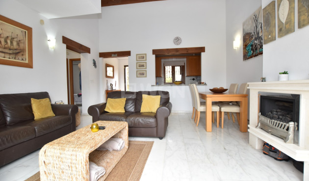 Odsprzedaż - Kamienica - Algorfa - Inland