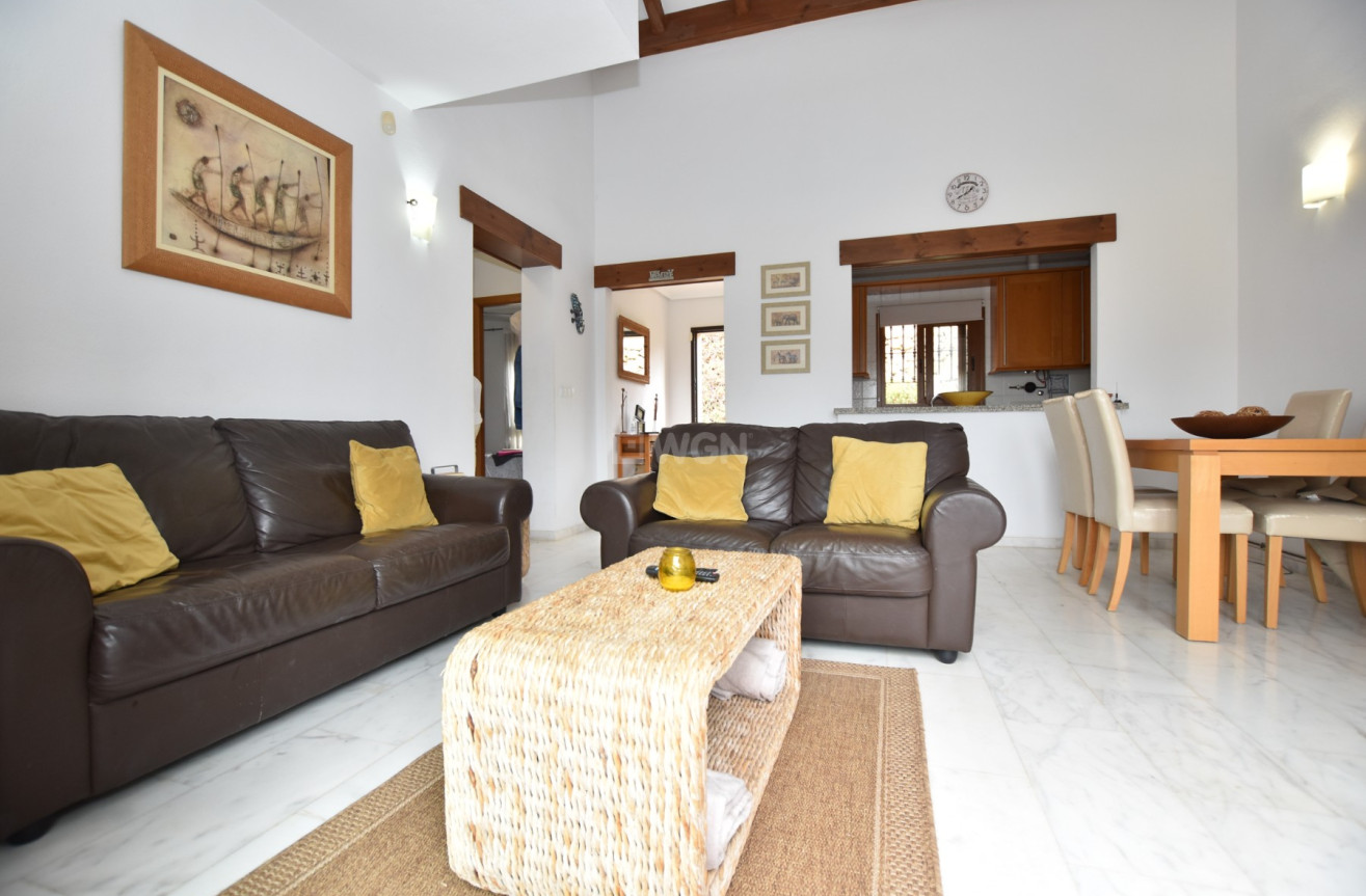 Odsprzedaż - Kamienica - Algorfa - Inland