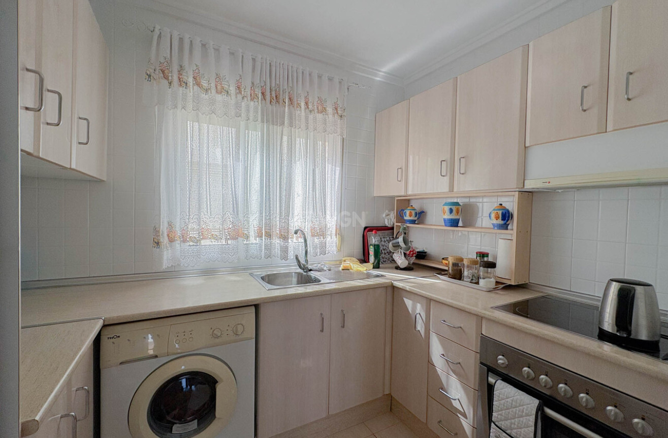 Odsprzedaż - Mieszkanie w bloku - Los Balcones - Costa Blanca