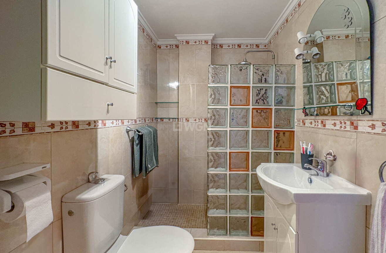 Odsprzedaż - Mieszkanie w bloku - Los Balcones - Costa Blanca