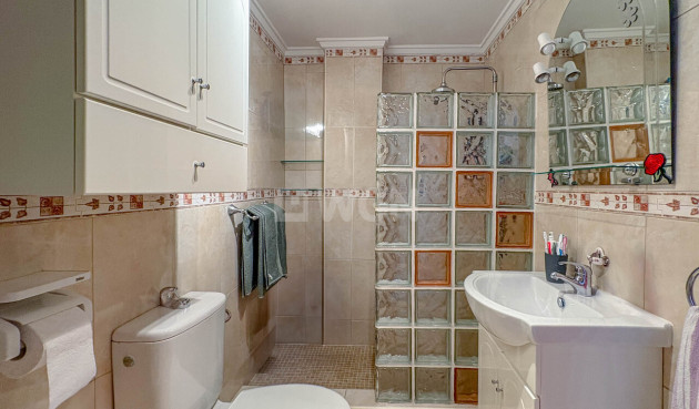 Odsprzedaż - Mieszkanie w bloku - Los Balcones - Costa Blanca